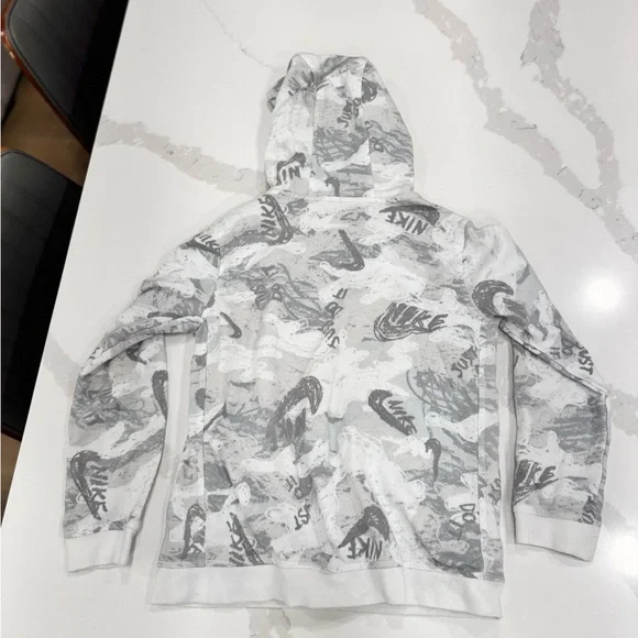 Nike Classic White and Gray Apparel - Picture 2 of 7